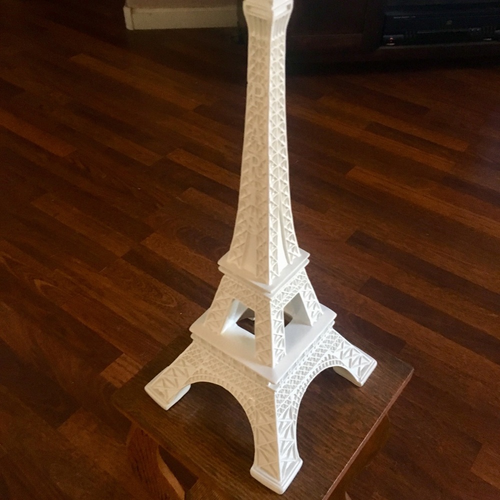 White decorative piece Eiffel Tower "PARIS".